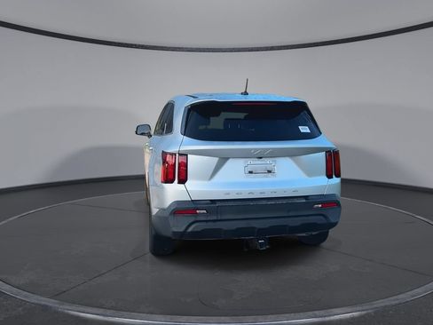 Used 2022 Kia Sorento LX FWD image 7