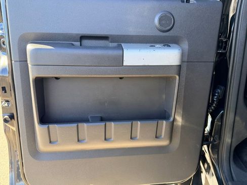 Used 2014 Ford F250 Lariat w/ Chrome Package image 19