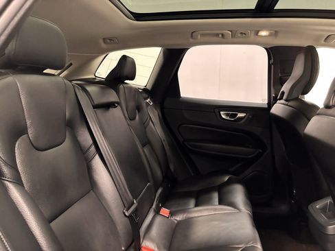Certified 2025 Volvo XC60 B5 Plus image 24