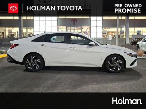 Used 2024 Hyundai Elantra Limited image 1