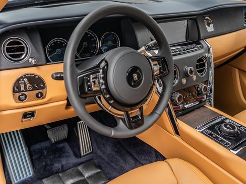 Used 2020 Rolls-Royce Cullinan AWD/4WD image 13