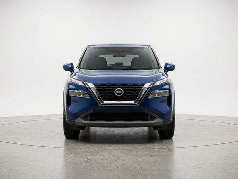 Used 2025 Nissan Rogue SV AWD/4WD image 2