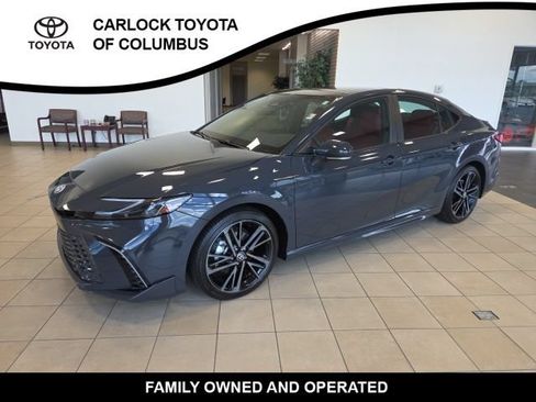 Used 2025 Toyota Camry XSE FWD image 4