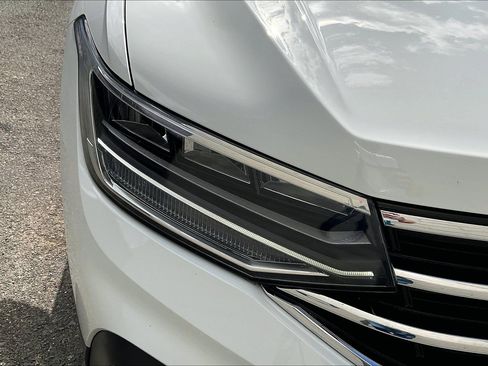 Certified 2022 Volkswagen Tiguan SE w/ Panoramic Sunroof Package image 27