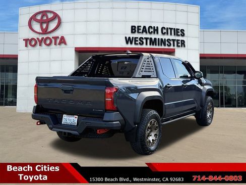 Used 2024 Toyota Tacoma Trailhunter image 12