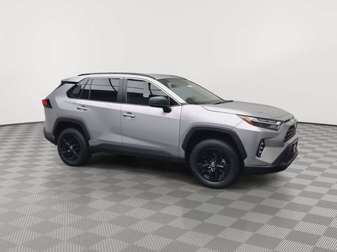 Used 2024 Toyota RAV4 LE AWD/4WD image 33