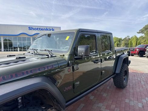 Used 2023 Jeep Gladiator Rubicon w/ Cold Weather Group image 5