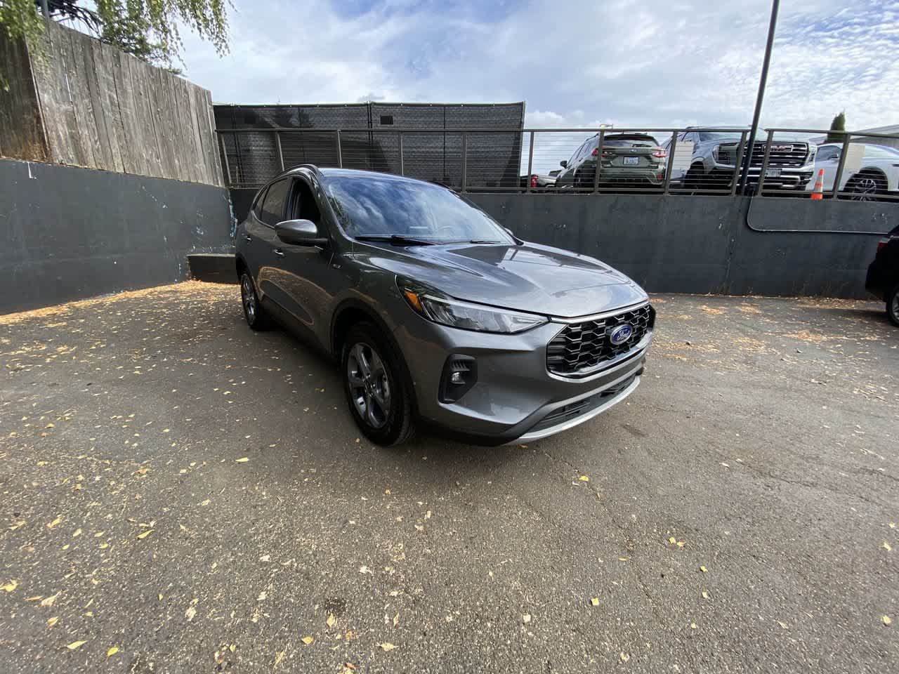 Used 2025 Ford Escape ST-Line Select AWD/4WD image 8
