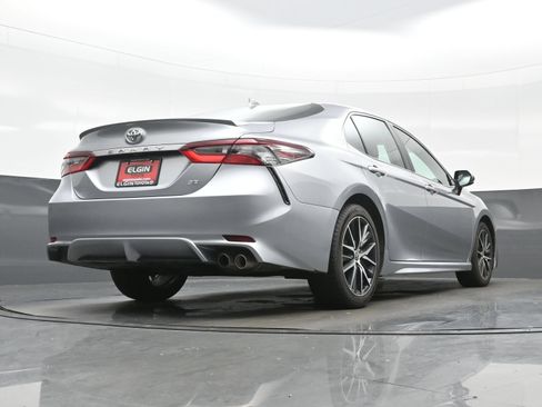 Used 2024 Toyota Camry SE FWD image 31
