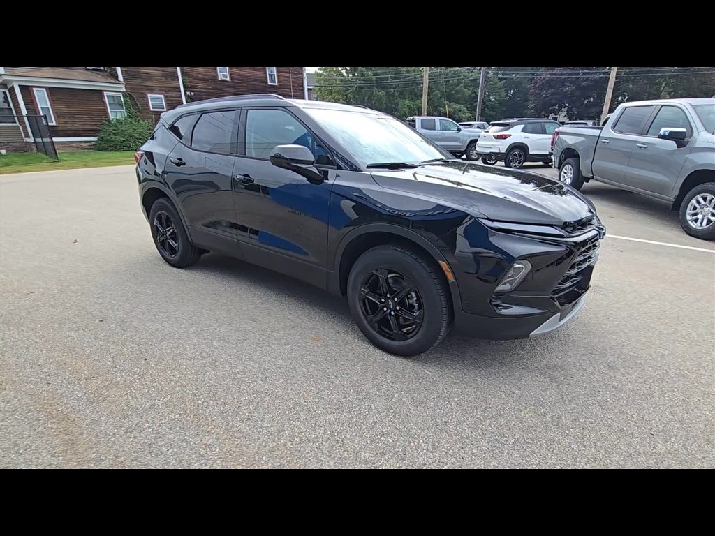 New 2026 Chevrolet Blazer LT w/ Midnight/Sport Edition AWD/4WD image 2