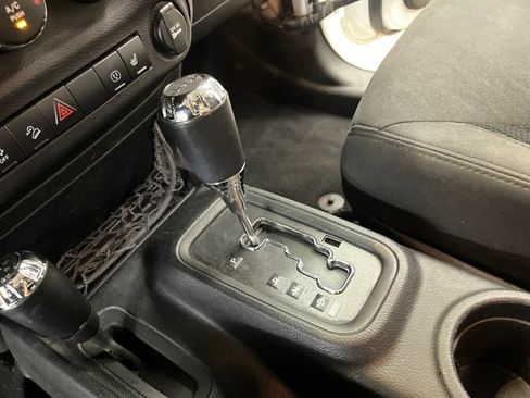 Used 2017 Jeep Wrangler Unlimited Sport AWD/4WD image 25