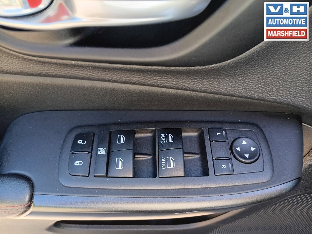 Used 2022 Jeep Cherokee Trailhawk w/ Trailer Tow Group AWD/4WD image 12