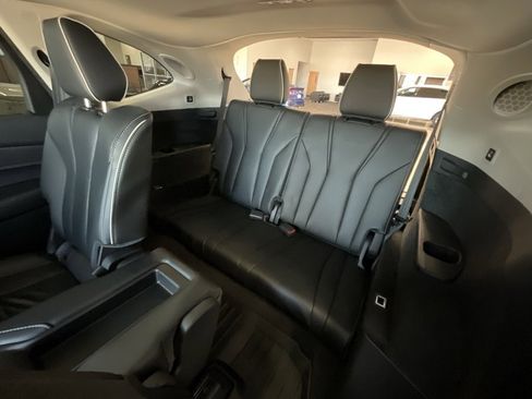 Used 2023 Acura MDX SH-AWD w/ Advance Package image 26