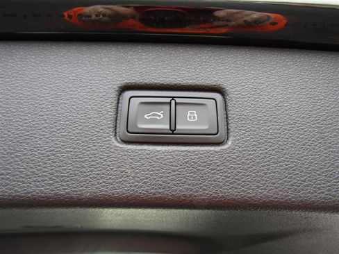 Used 2018 Audi Q7 3.0T Premium Plus image 57