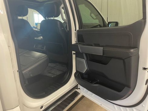 Used 2022 Ford F150 Lariat w/ Equipment Group 502A High image 27