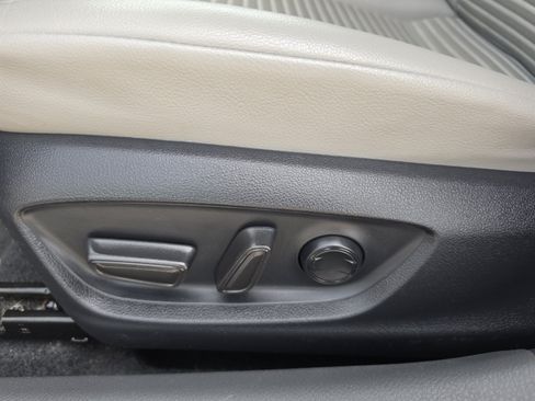 Used 2024 Toyota Camry SE FWD image 10