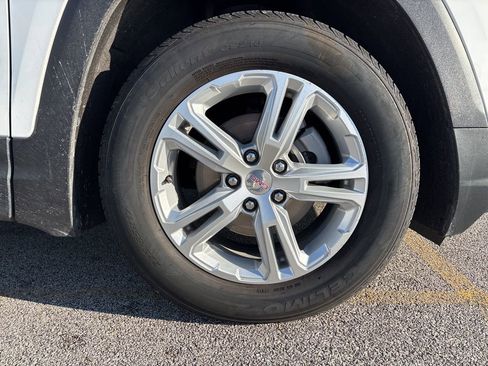 Used 2024 GMC Terrain SLE image 13