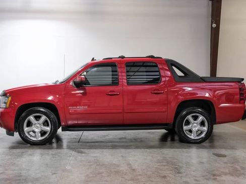 Used 2011 Chevrolet Avalanche LS RWD image 17