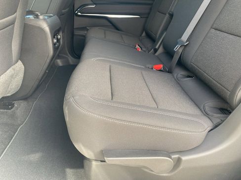 Used 2026 Chevrolet Traverse LT image 21