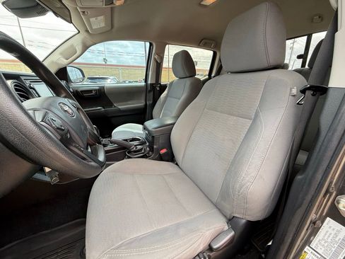 Used 2019 Toyota Tacoma SR w/ SR Convenience Package AWD/4WD image 10