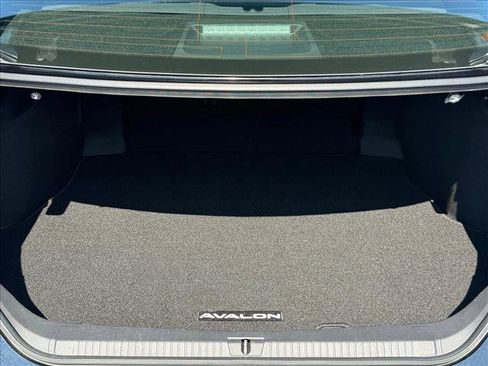 Used 2022 Toyota Avalon Limited w/ Advanced Safety Package FWD image 6