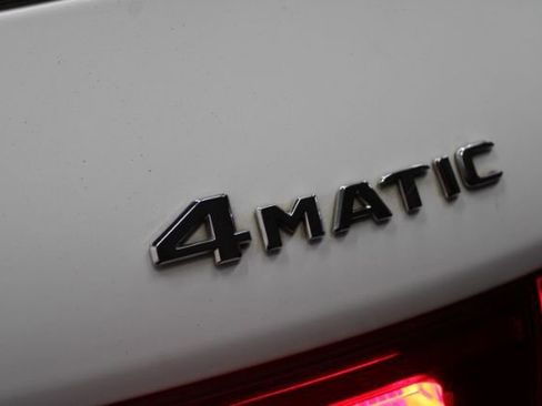 Used 2020 Mercedes-Benz GLB 250 4MATIC w/ Premium Package image 8