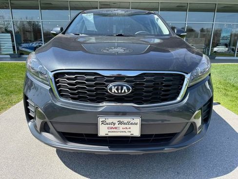 Used 2020 Kia Sorento LX image 3