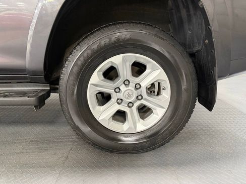 Used 2017 Toyota 4Runner SR5 AWD/4WD image 7
