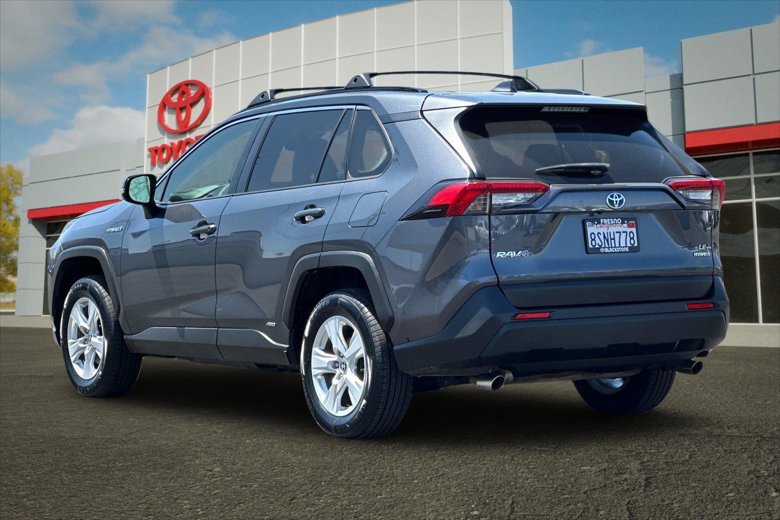 Certified 2020 Toyota RAV4 LE AWD/4WD image 5