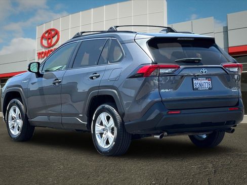 Certified 2020 Toyota RAV4 LE AWD/4WD image 5