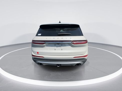 Used 2023 Lincoln Corsair AWD w/ Towing Package image 7