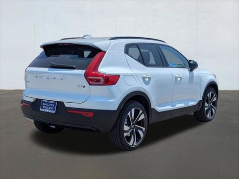 New 2026 Volvo XC40 B5 Ultra w/ Climate Package AWD/4WD image 2