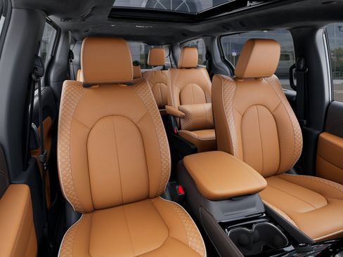 New 2026 Chrysler Pacifica Pinnacle w/ Trailer Tow Group image 45