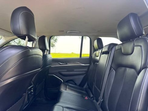 Used 2022 Jeep Grand Cherokee Limited RWD image 37
