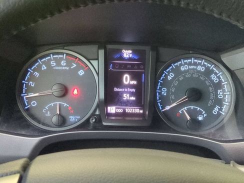 Used 2017 Toyota Tacoma TRD Sport AWD/4WD image 17