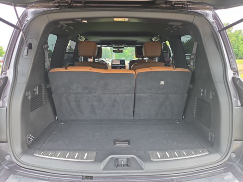 Used 2023 INFINITI QX80 Sensory w/ All-Season Package AWD/4WD image 10