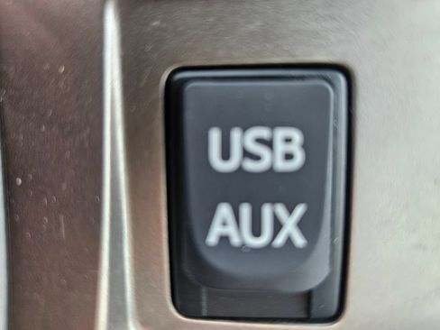 Used 2012 Toyota Highlander SE w/ Tow Pkg AWD/4WD image 18