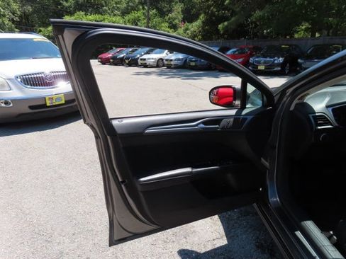 Used 2014 Ford Fusion SE FWD image 13