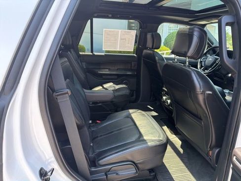 Used 2018 Ford Expedition Limited w/ Equipment Group 302A AWD/4WD image 29
