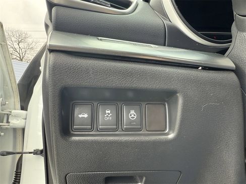 Used 2016 Nissan Maxima SR image 23