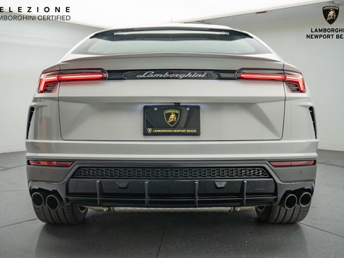 Used 2022 Lamborghini Urus image 17