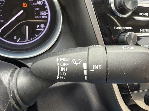 Used 2020 Toyota Camry SE image 13