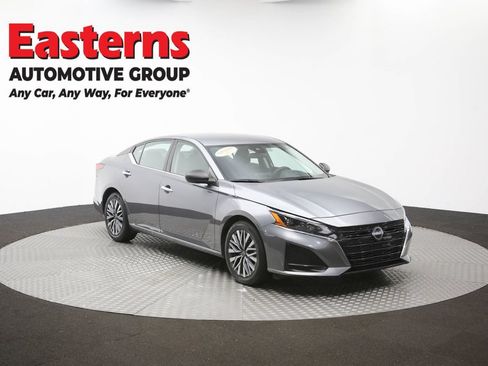 Used 2024 Nissan Altima 2.5 SV FWD image 49