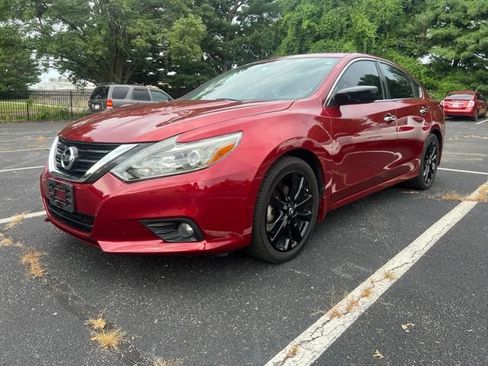 Used 2017 Nissan Altima 2.5 SR w/ Midnight Edition Package FWD image 1