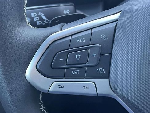 New 2026 Volkswagen Atlas Cross Sport SE FWD image 21