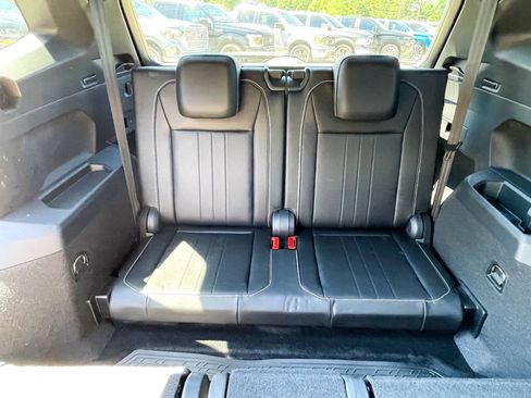 Used 2024 Volkswagen Tiguan SE R-Line FWD image 14