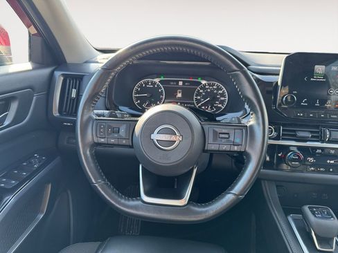 Used 2023 Nissan Pathfinder SL image 13