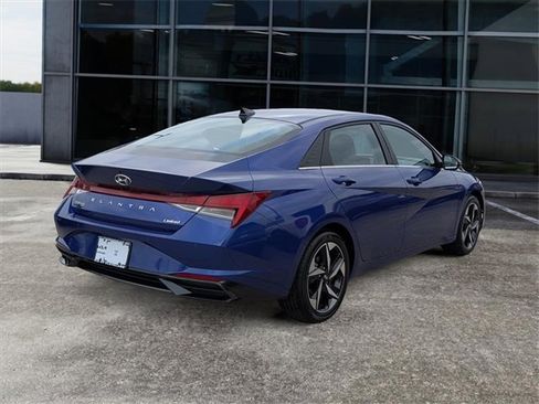 Used 2023 Hyundai Elantra Limited image 7