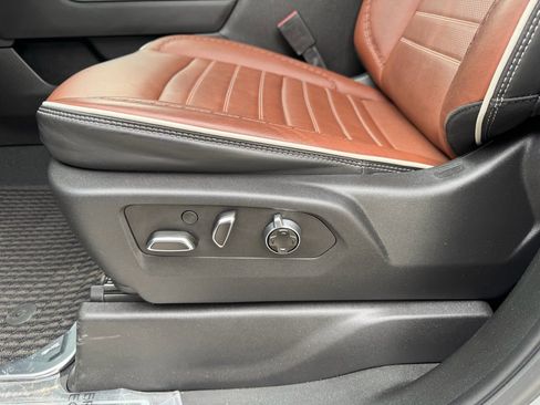 Used 2025 GMC Sierra 3500 Denali Ultimate image 25