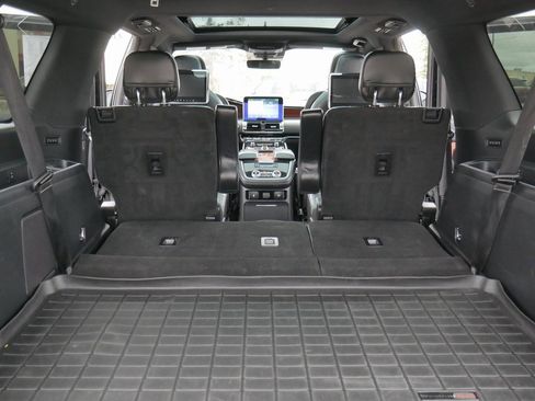 Used 2019 Lincoln Navigator L Reserve image 25